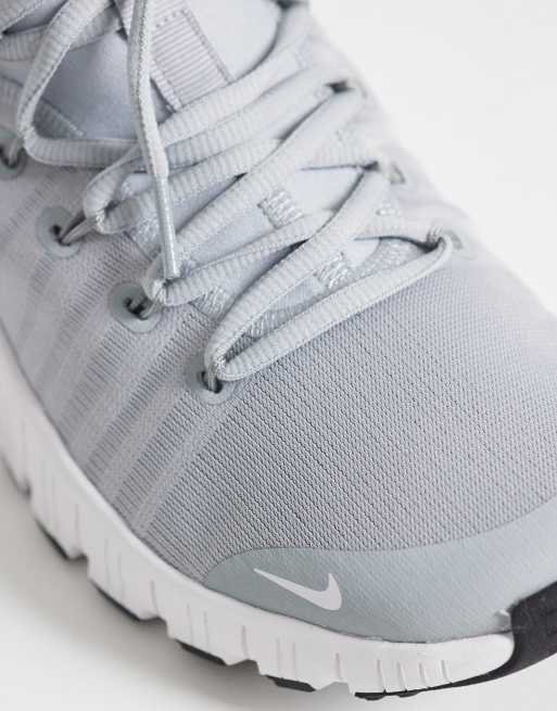 Nike Free Metcon 6 sneakers in gray , 4 of 5