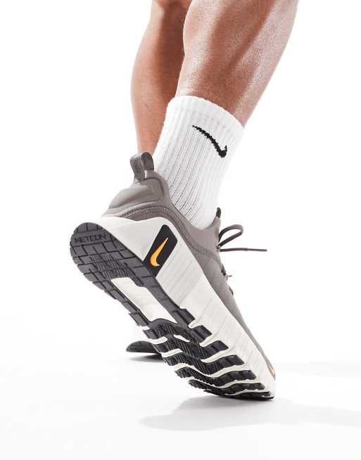 Nike Free Metcon sneakers in grey ASOS