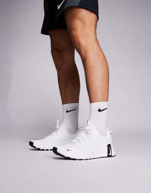 Nike Free Metcon 6 sneakers in white, 3 of 5