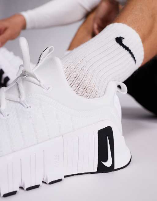 Nike Free Metcon 6 sneakers in white, 4 of 5