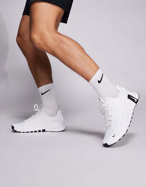 Nike Free Metcon 6 sneakers in white, 5 of 5