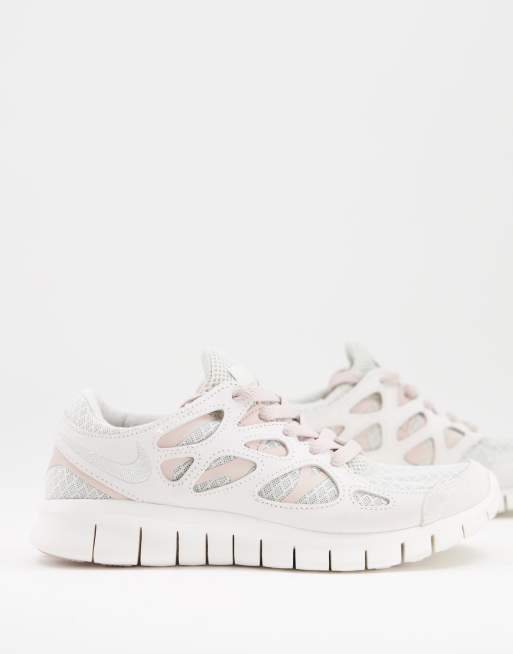 Free run womens hotsell white light grey shoes