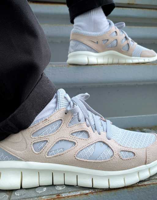 Nike Free Run 2 sneakers in pure platinum/fossil stone