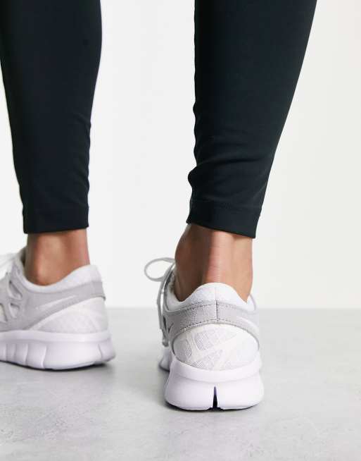 White nike best sale free run 2