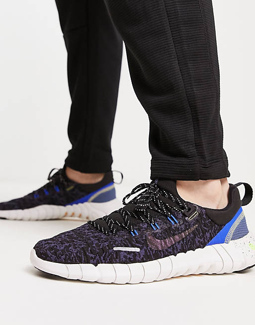 rand Collega Ontwikkelen Nike Free Run 5.0 sneakers in black and blue | ASOS
