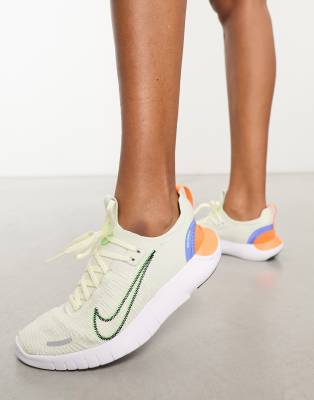 NIKE NIKE FREE RUN FLYKNIT NN SNEAKERS IN WHITE-GREEN