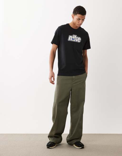 Nike Futbol central logo t-shirt in black, 2 of 5