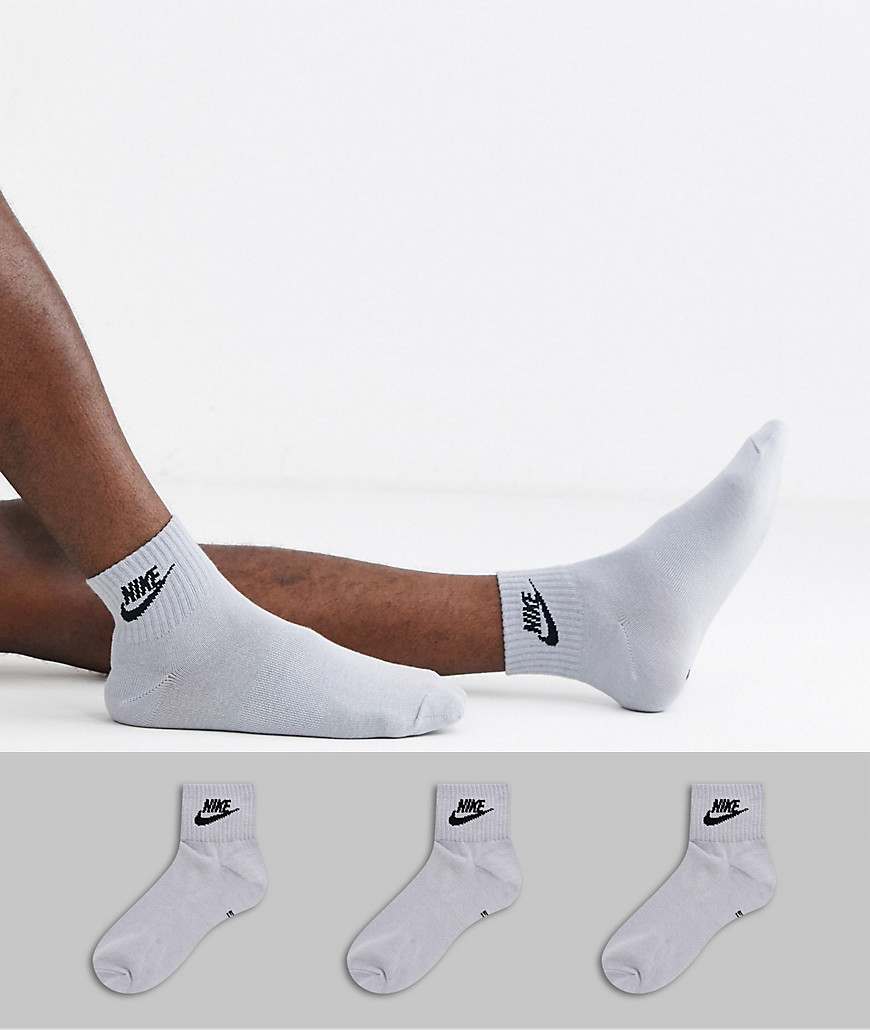 Nike futura logo 3 pack ankle socks in gray-Green