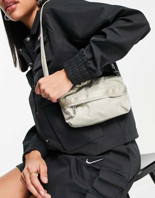 Nike Sportswear Futura Luxe Crossbody Bag