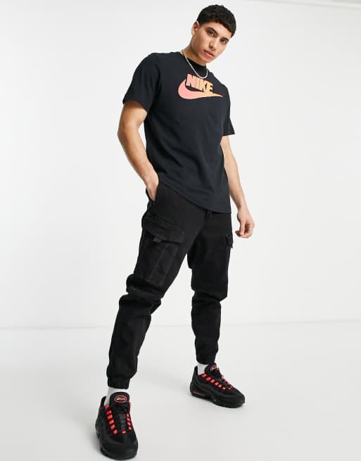 Nike – Futura – Svart t-shirt med tryck framtill, 3 av 4