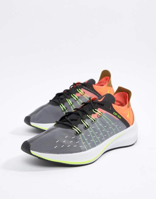 Nike black and grey future fast store racer trainers