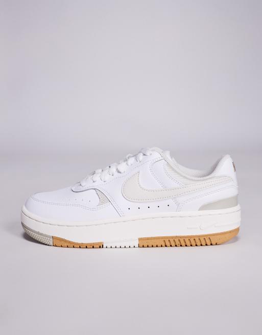 Nike – Gamma Force – Sneaker in Weiß und Grauweiß ASOS