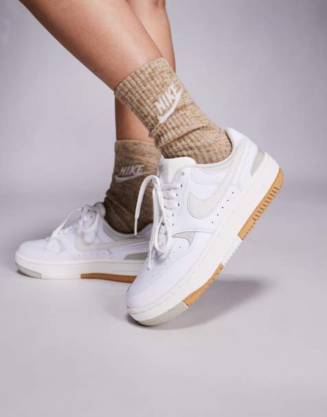 Nike - Gamma Force - Sneakers bianche e color osso chiaro - view 1