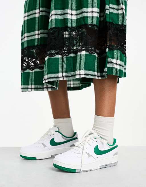 Nike Gamma Force sneakers in white and malachite green, 4 of 4