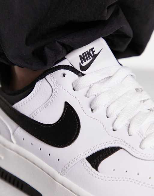 Nike Gamma Force trainers in white and black, 2 of 4