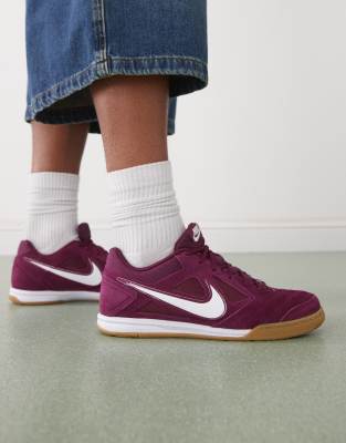 Nike Gato sneakers in burgundy and white