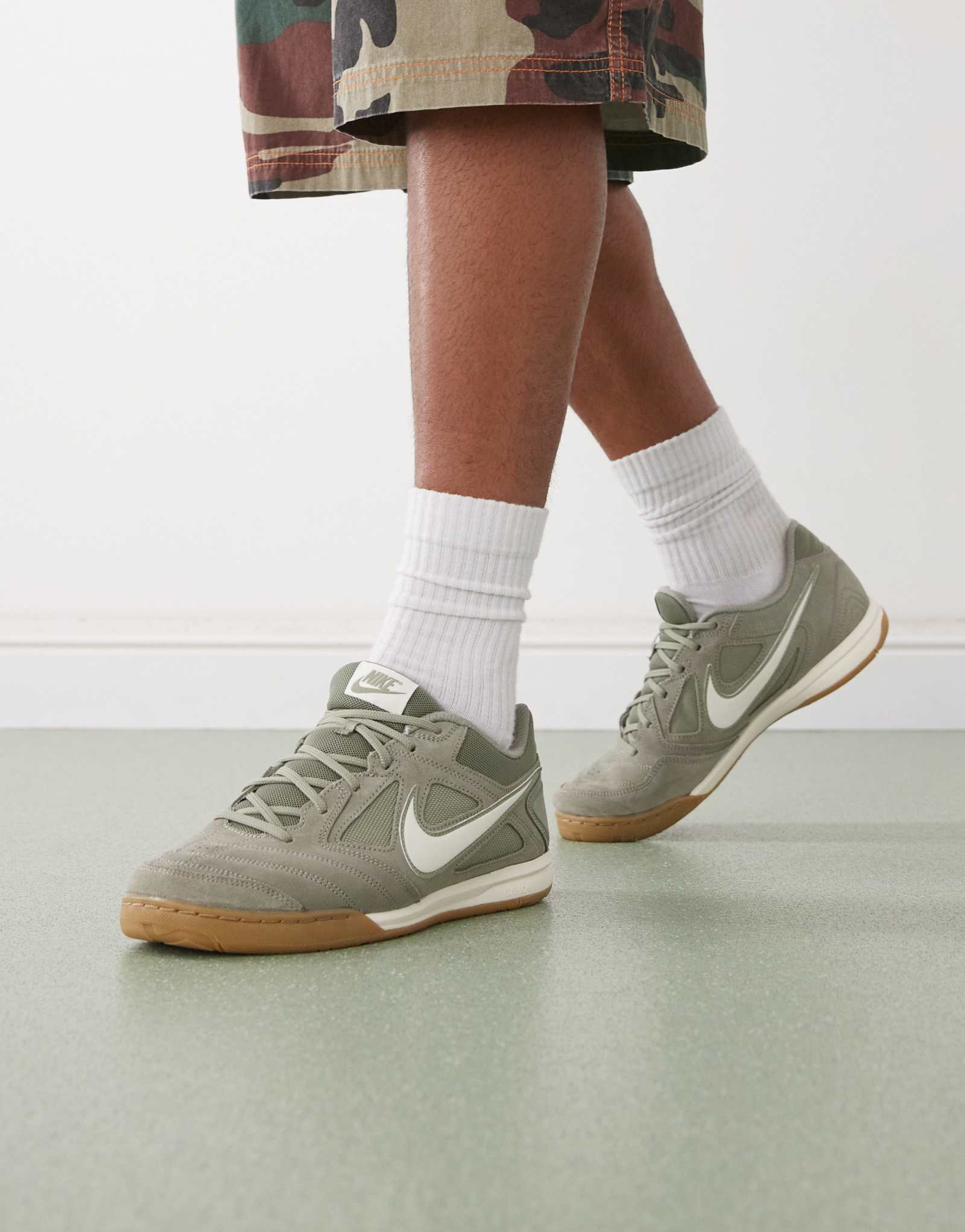 Кроссовки Nike Gato зеленого цвета хаки