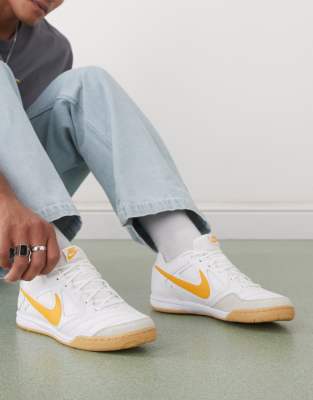 Nike Gato Soccer Sneaker