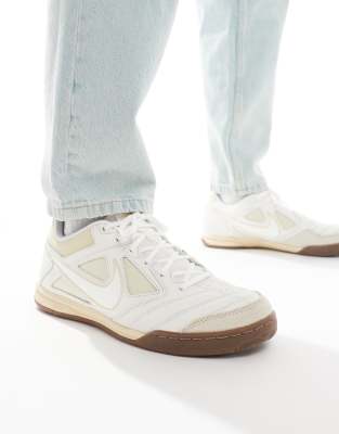  Gato trainer in khaki and white