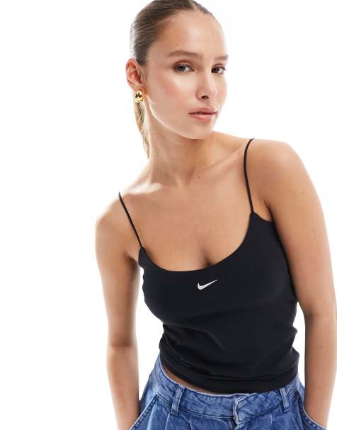 Nike – Geripptes Camisole-Top in Schwarz - view 1