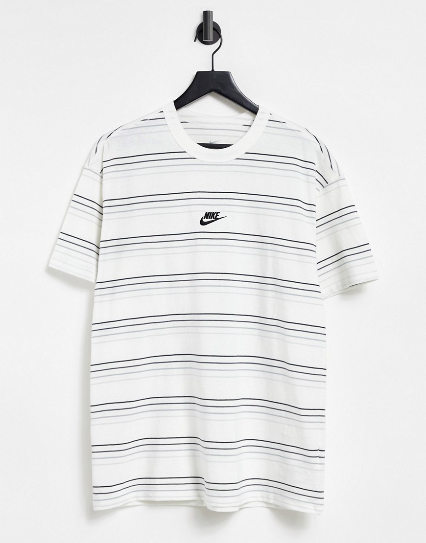 Nike - Gestreept T-shirt met oversized fit in wit