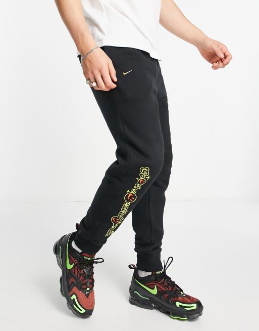 Nike Go The Extra Smile Pack graphic cuffed fleece sweatpants in