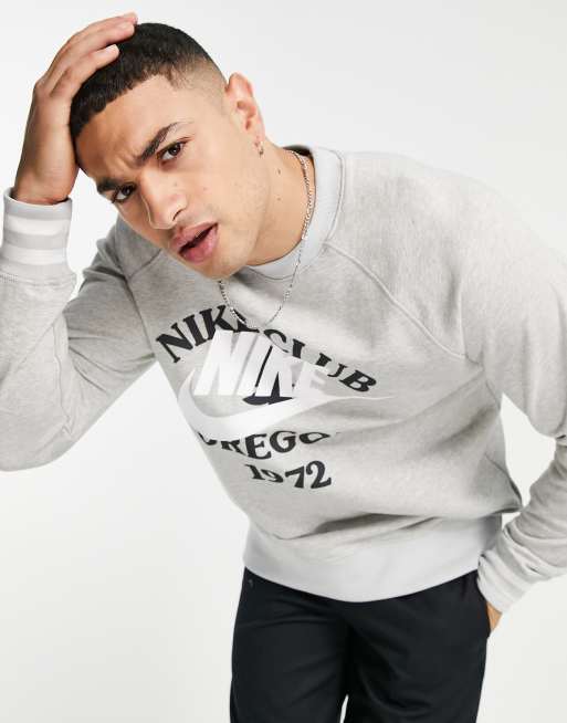 Nike – Grå sweatshirt med collegetryck i retrostil
