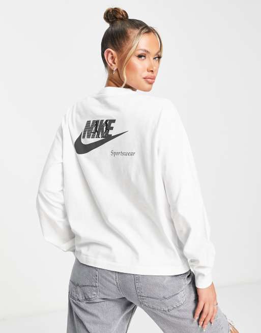 Nike Graphic boxy sweatshirt in white