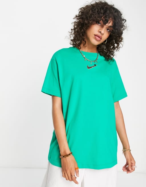 Nike Graphic boyfriend tshirt in green ASOS