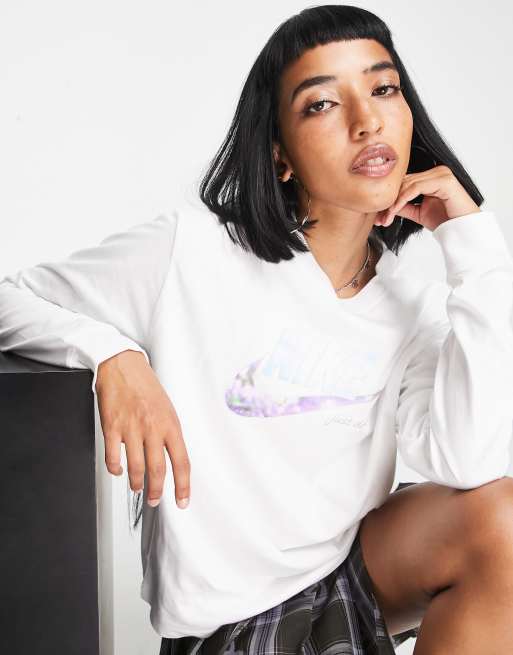 Nike swoosh best sale boxy sweatshirt