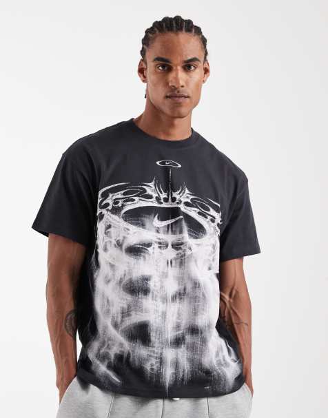 Nike graphic t-shirt in black 