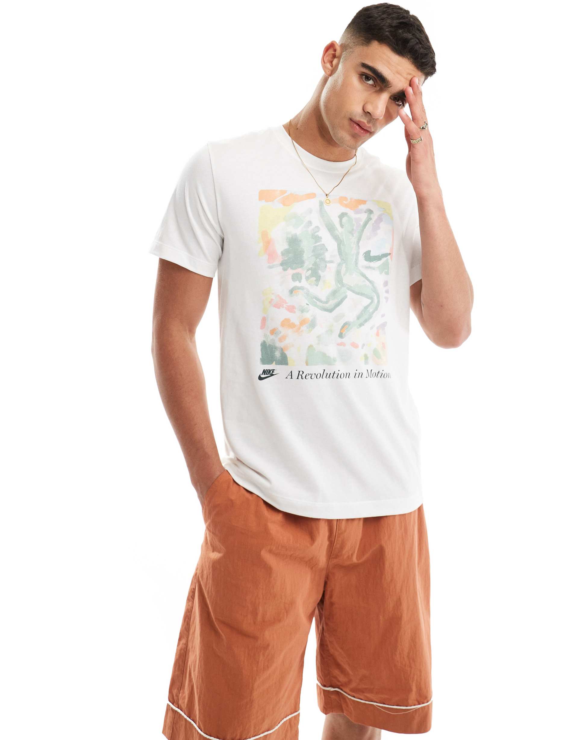 nike graphic t-shirt in white