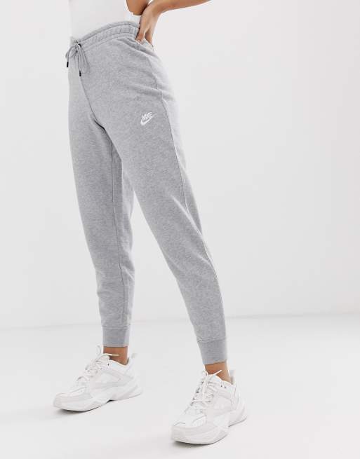 Nike gray 2024 essentials slim sweatpants