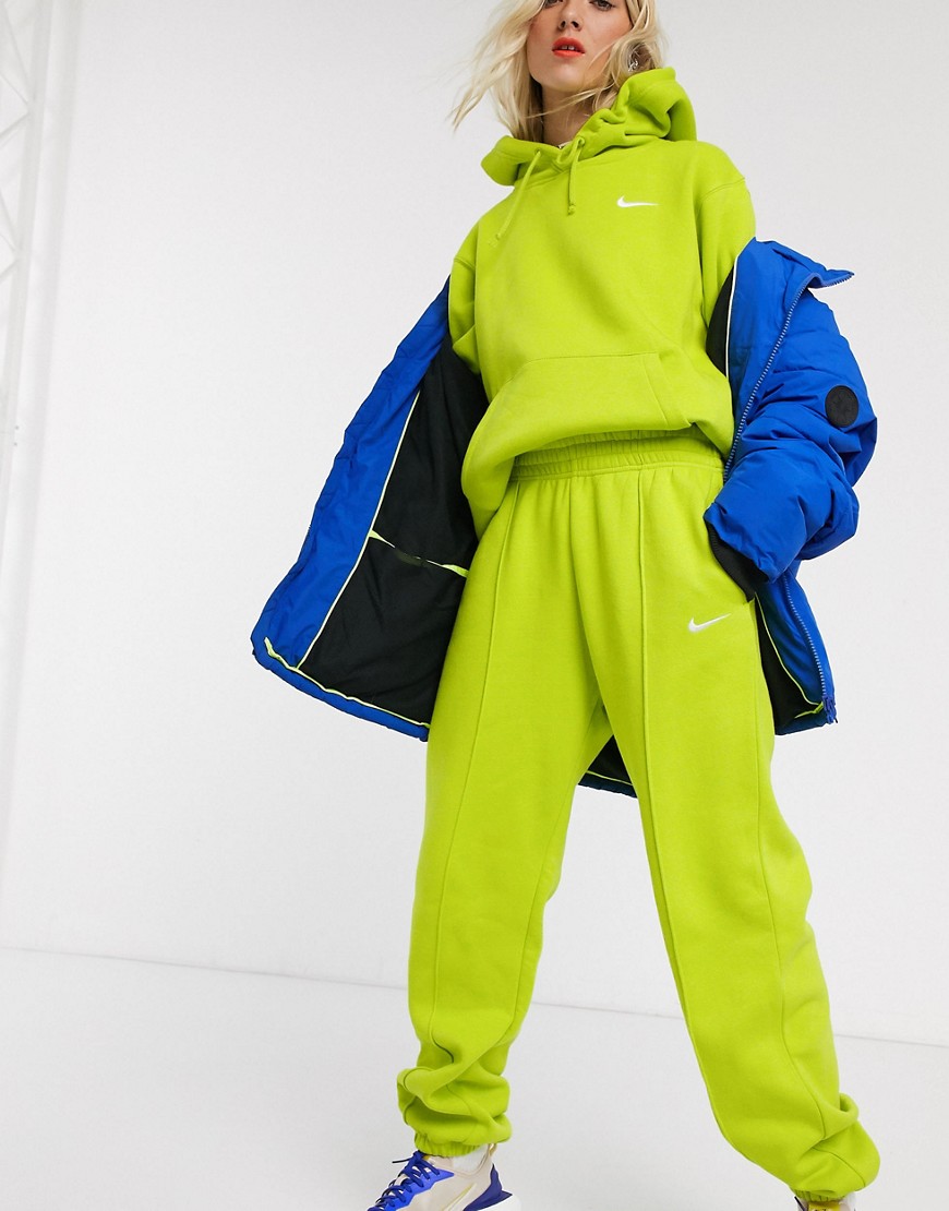 Nike – Gröna mjukisbyxor i oversize-modell med liten swoosh-logga