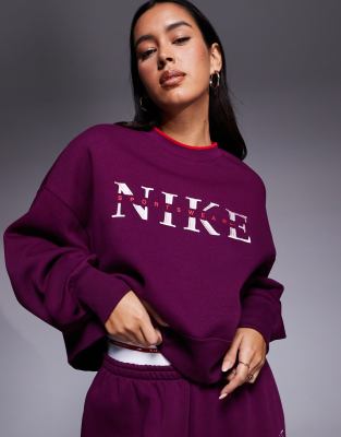 Nike - Gym Life Swoosh - Super-Oversize-Sweatshirt in Burgunderrot mit Print
