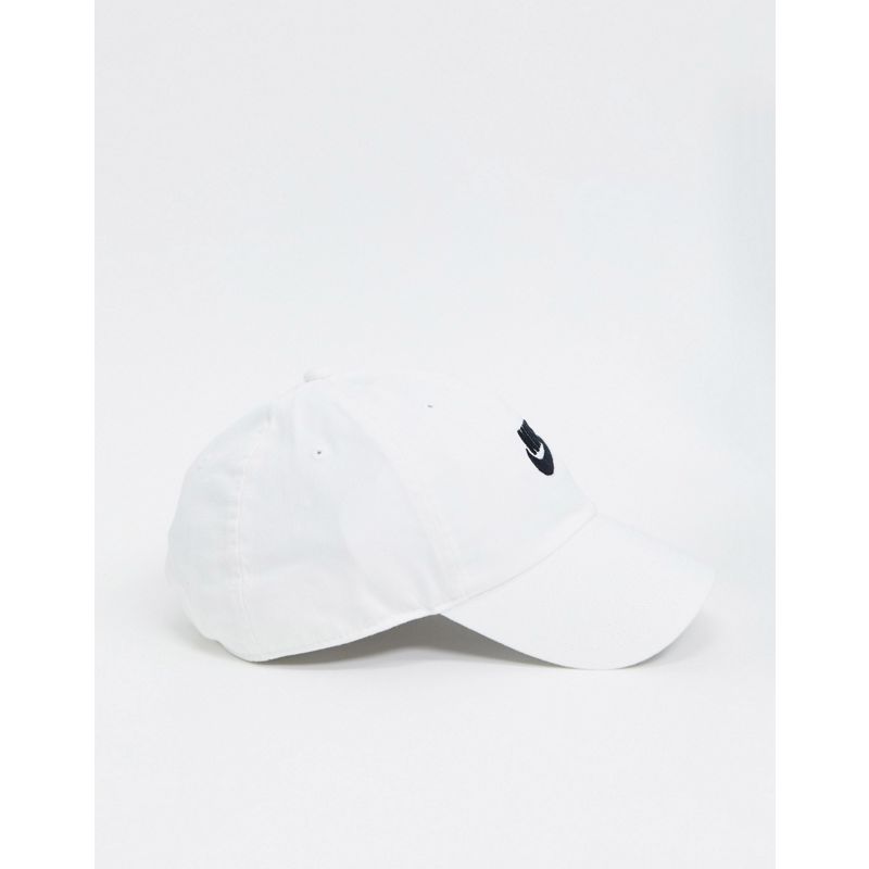Nike – H86 Futura – Verwaschene Kappe in Weiß/Schwarz