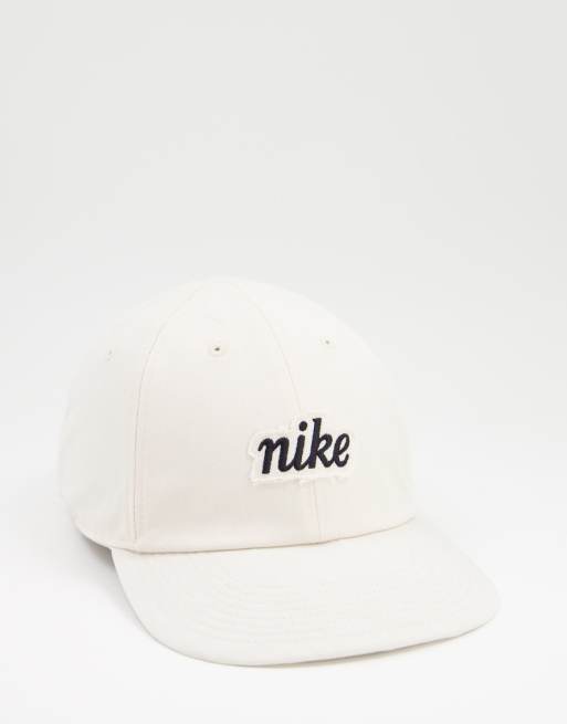 Nike – H86 Heritage – Gräddvit keps med broderad logga