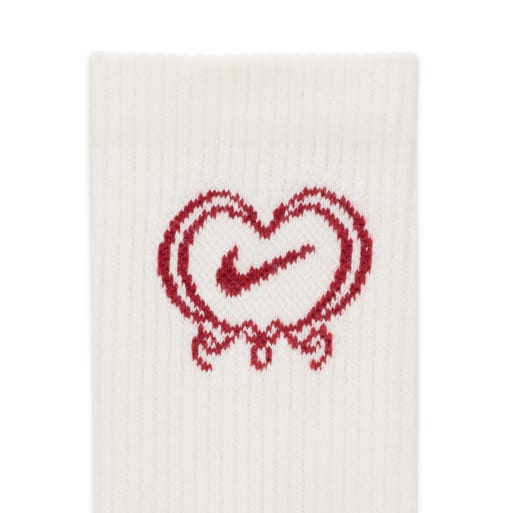 Nike heart detail socks in cream and red, 2 of 3
