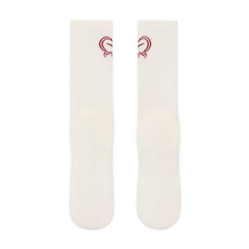 Nike heart detail socks in cream and red, 3 of 3