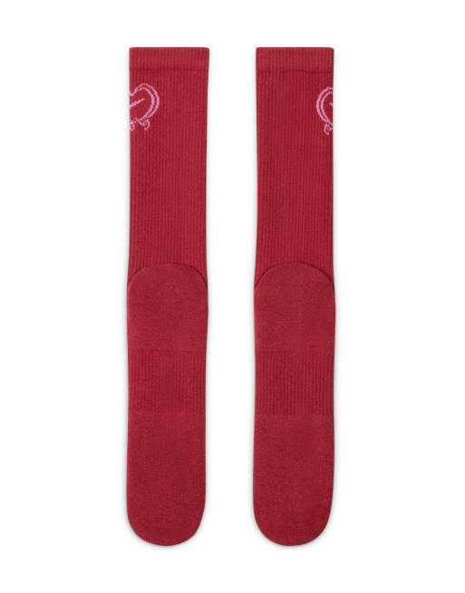 Nike heart detail socks in red and pink, 4 of 4
