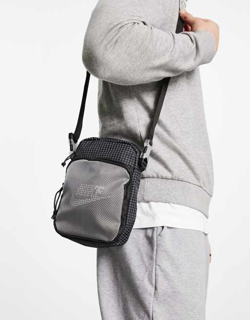 Nike heritage 2.0 crossbody bag black hotsell