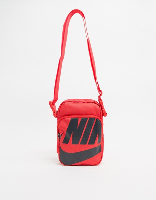 Nike Heritage 2.0 flight bag in red