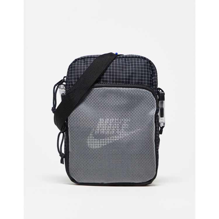 Nike Heritage 2.0 Umhangetasche in Schwarz Grau ASOS