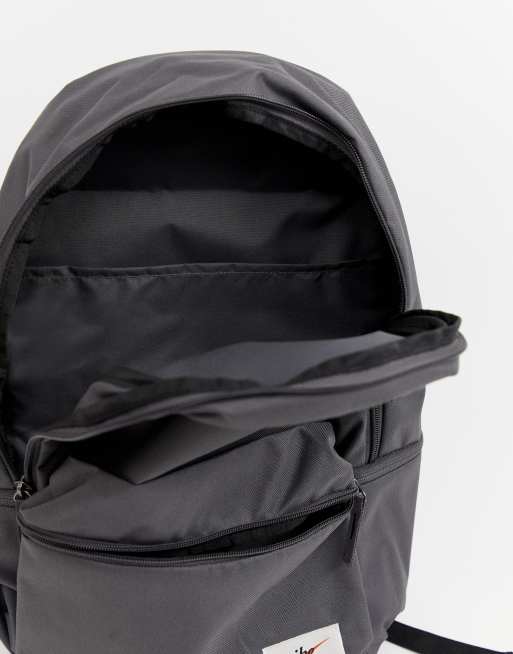 Nike heritage backpack grey 2025