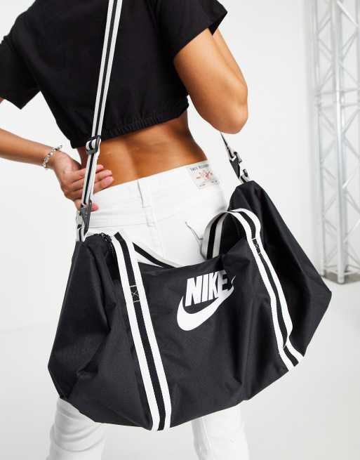 Nike heritage barrel bag in black