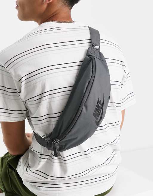 Nike Heritage Bumbag In Dark Grey for Men