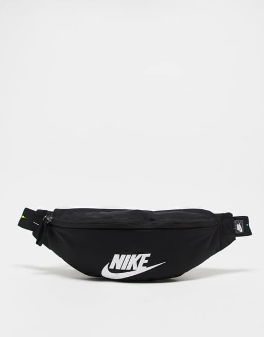 Nike Heritage – Czarna nerka