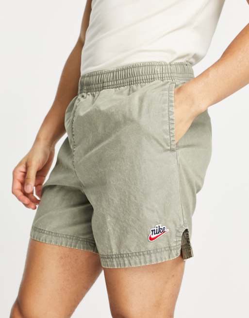 Nike - Heritage - Essentials - Geweven shorts met wassing in zacht kaki