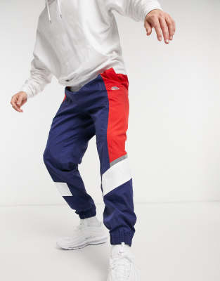 nike heritage cuffed joggers