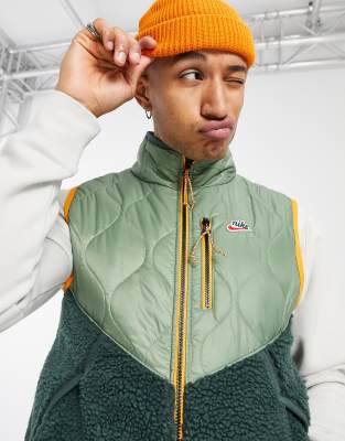 green nike gilet